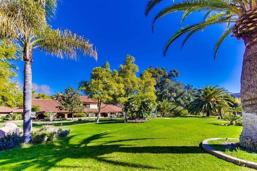 Отель Vineyard Hacienda Spring Valley  Экстерьер фото