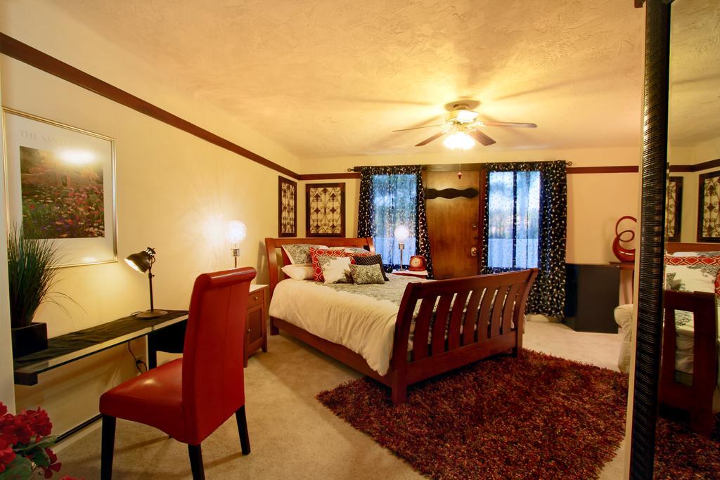 Отель Vineyard Hacienda Spring Valley  Экстерьер фото